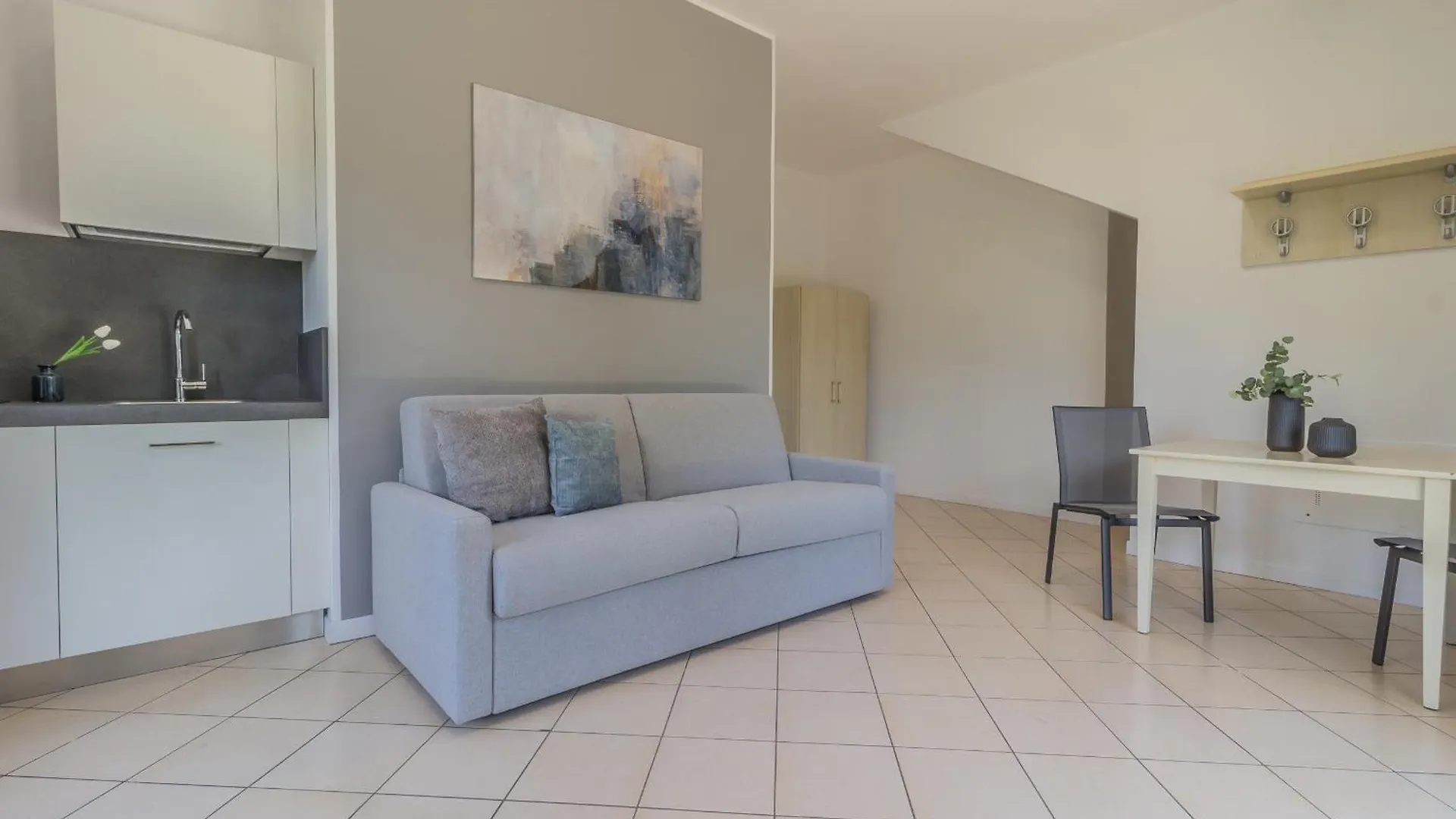 Brezza Del Lario Monolocale By Varenna Holidays デルヴィオ イタリア