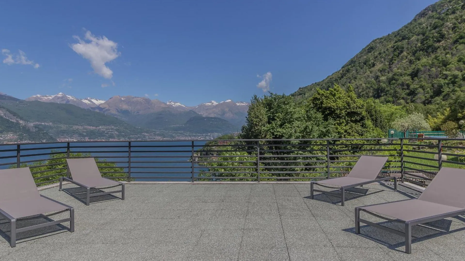 Brezza Del Lario Monolocale By Varenna Holidays デルヴィオ アパート