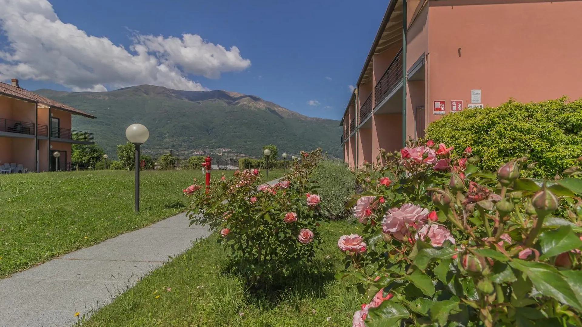 Brezza Del Lario Monolocale By Varenna Holidays Dervio 0*,  Włochy