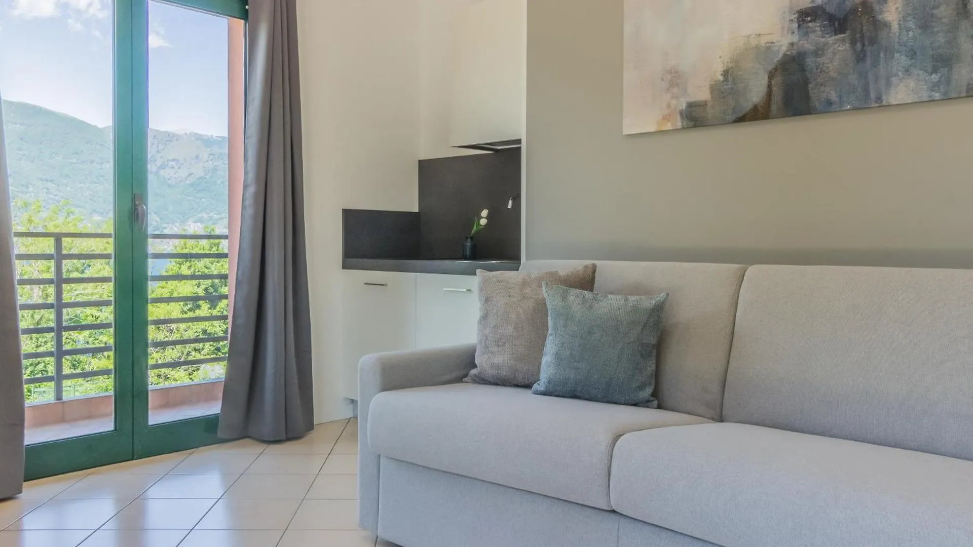 アパート Brezza Del Lario Monolocale By Varenna Holidays デルヴィオ