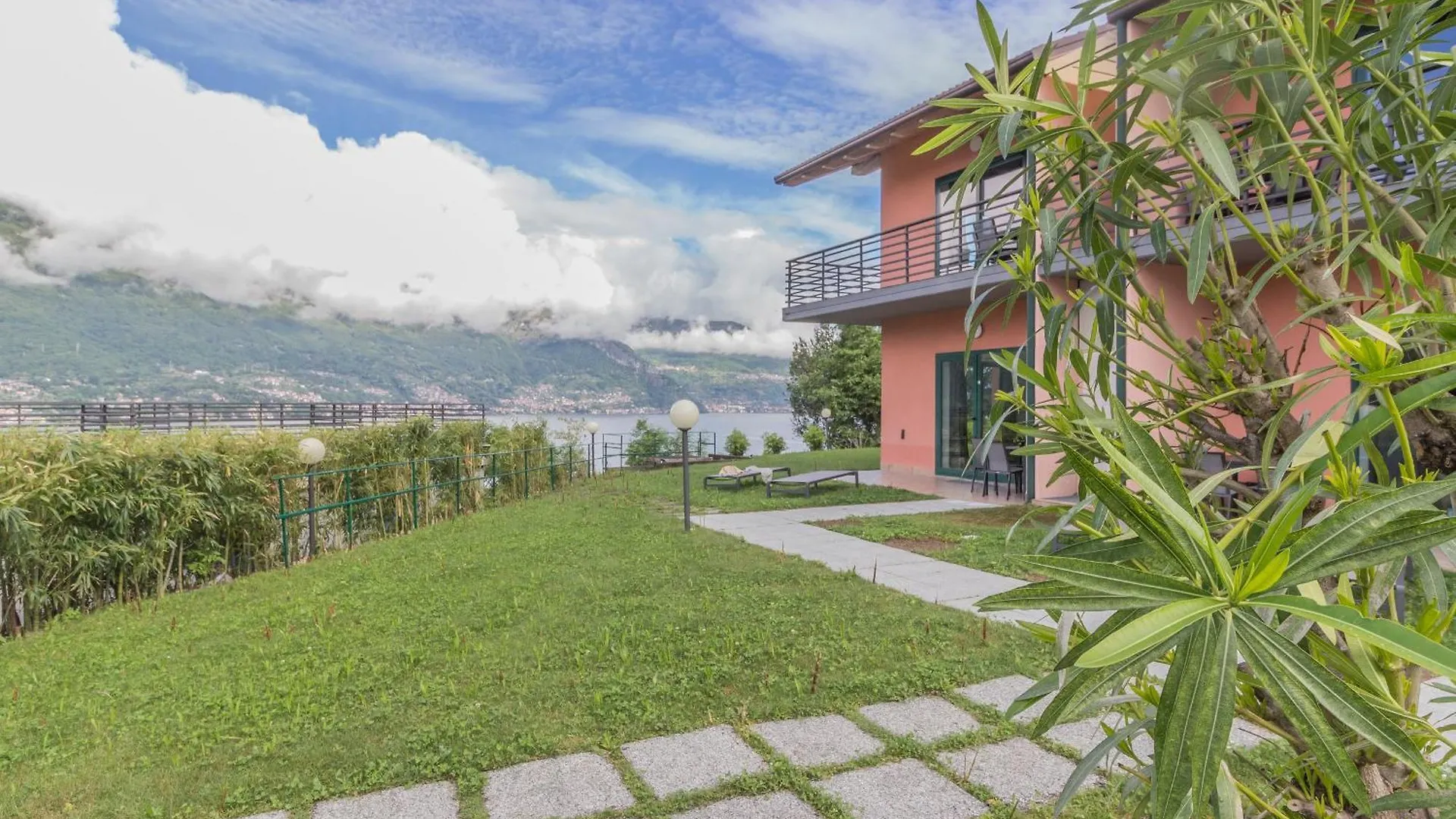 Brezza Del Lario Monolocale By Varenna Holidays デルヴィオ